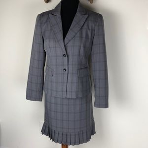 Skirt and Blazer suit